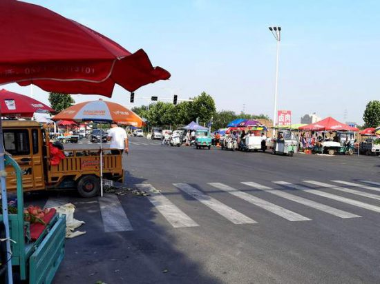 亳州市這處「馬路市場」佔道經營兩年為何無人問津?