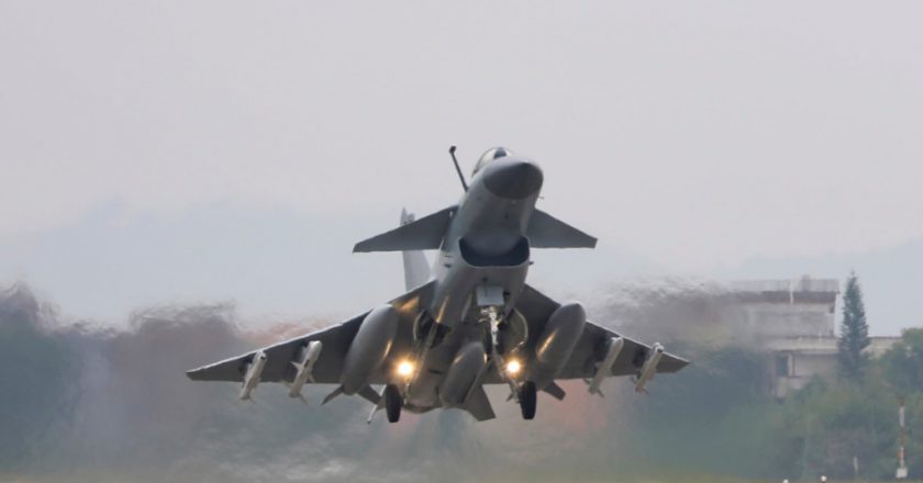 一边围台军演,一边大唱两岸融合 专家:习近平的软硬兼施不合台湾民意