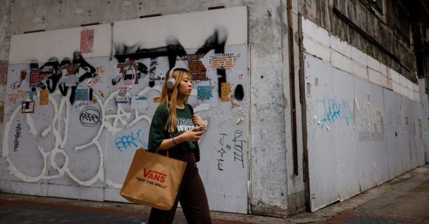 香港8月份零售总额及销量连续双跌,短期内改善不乐观