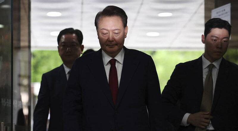 恐滅證！南韓前總統尹錫悅又被捕 法院凌晨急簽逮捕令