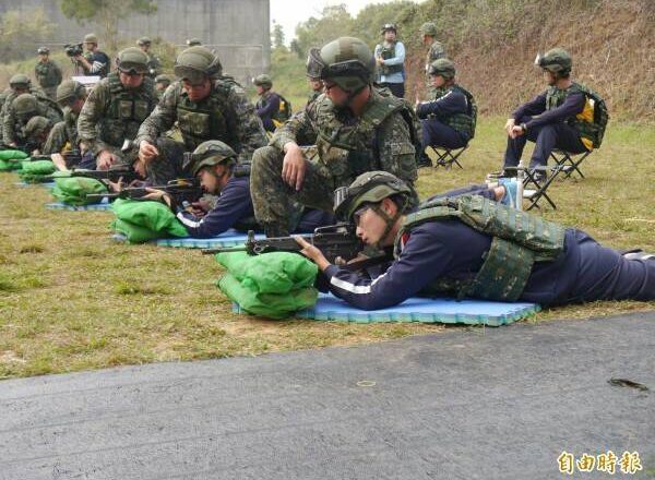 扯！陸軍下士送外套給通緝犯好友  警察意外找到1發子彈