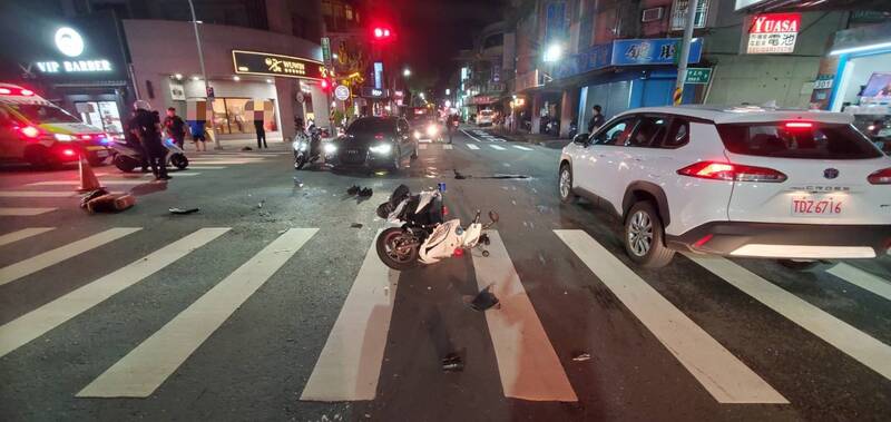 蘆洲警執勤車禍骨折   送醫20餘小時未開刀分局緊急協調