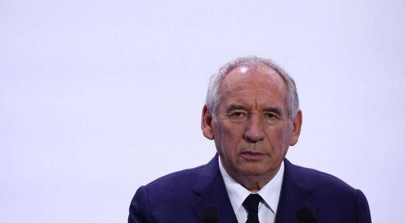 法國總理擬取消兩個公共假期以削減國家債務