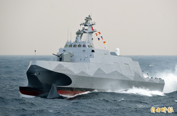 一周二度視察國軍 蔡英文 6/4視察海軍沱江艦