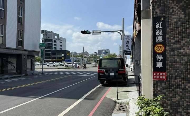 前方5公尺就有停车场仍违停 南市议员批评反映多次也没用