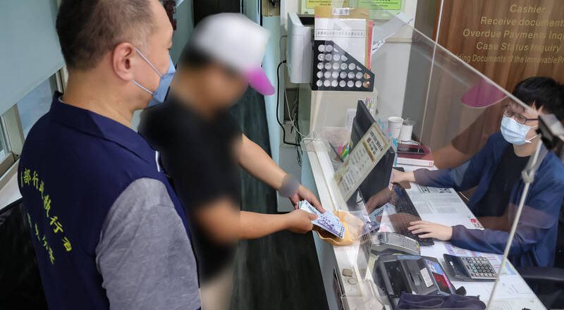 无照驾驶优先催缴执行 屏东男怕扣车乖乖缴11万罚单