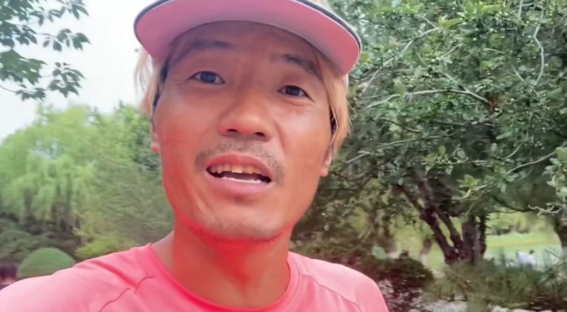 離譜!中國「一拳超人」千日挑戰網紅 直播中被人偷走手機