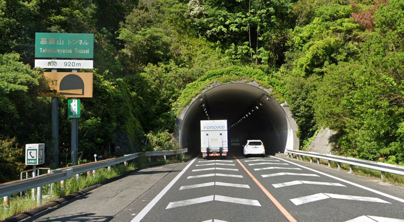 日本大阪高速公路6車連環撞 10人受傷送醫