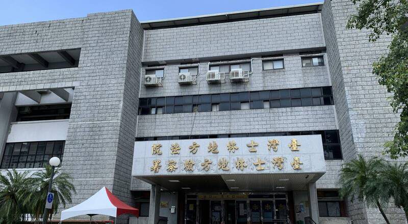 凌晨想如厕却见捷运厕所紧锁 莽男破坏铁门判拘50日