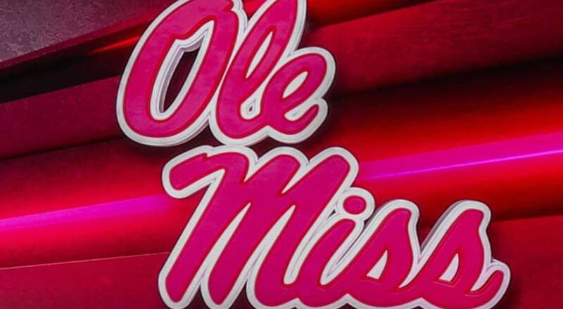 美國橄欖球新星遭槍擊 搶救無效後宣布死亡