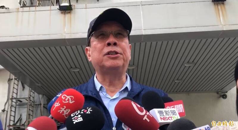 国光客运总经理慰问车祸伤者 目击者曝砂石车跨越双黄线酿惨剧