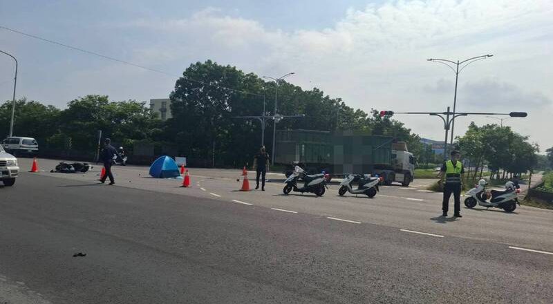 曳引车左转疑未礼让直行车 高雄20岁骑士命丧轮下