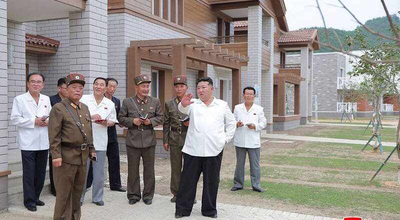 《爱的迫降》给灵感?金正恩新宣传手法 北韩开播现实狗血剧