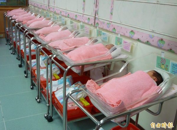 婴儿男女失衡 医师:问题出在社会结构
