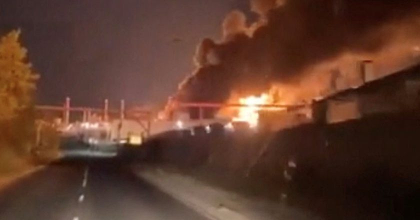 浓烟窜天…乌克兰无人机袭俄南炼油厂 州长称攻势酿1死