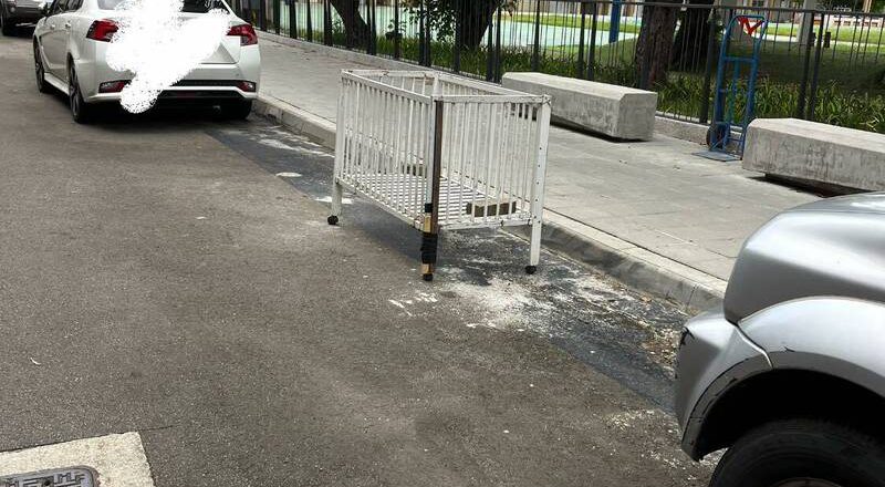 以婴儿床占地停车 竹市警:清运后最高再罚2400元