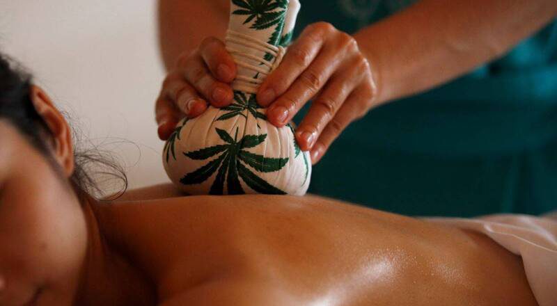 被逼每日幫老闆「口愛」！泰國36歲女按摩師為養母親隱忍