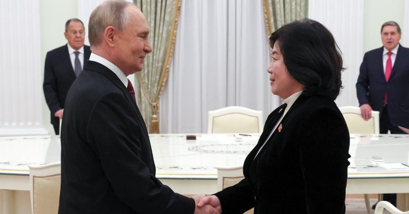 乌克兰战争持续 克宫：普亭接见北韩外长崔善姬