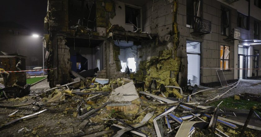 寒冬前夕 俄飞弹无人机瘫痪乌电力系统 基辅60万户断电